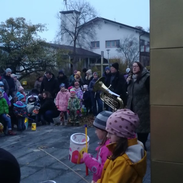 Im Laternenmeer durch Soyen