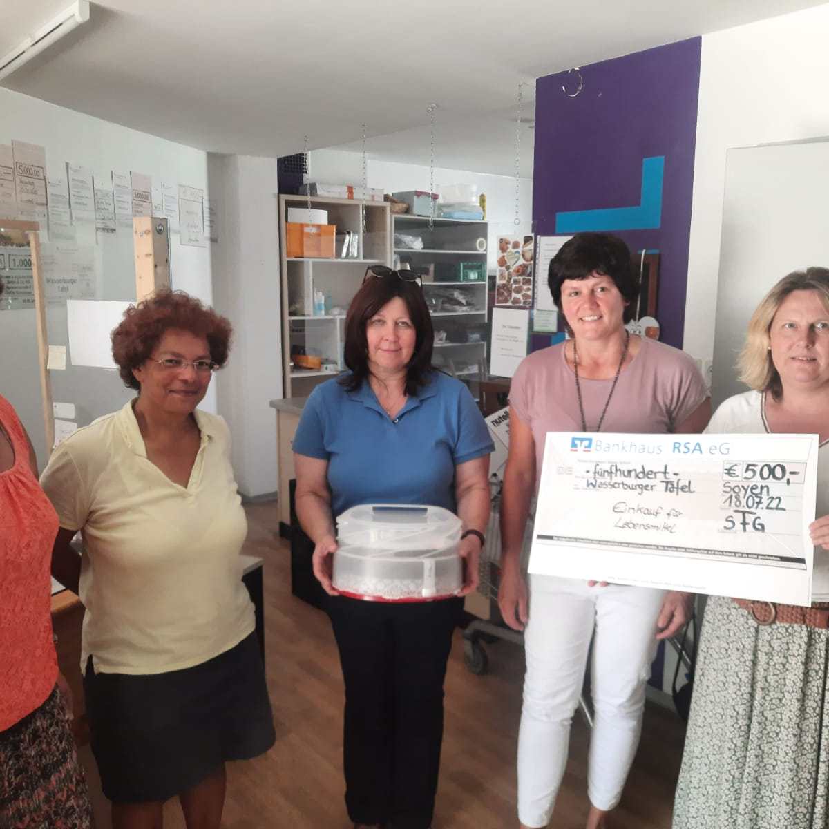 Spenden- Übergabe an die Wasserburger Tafel