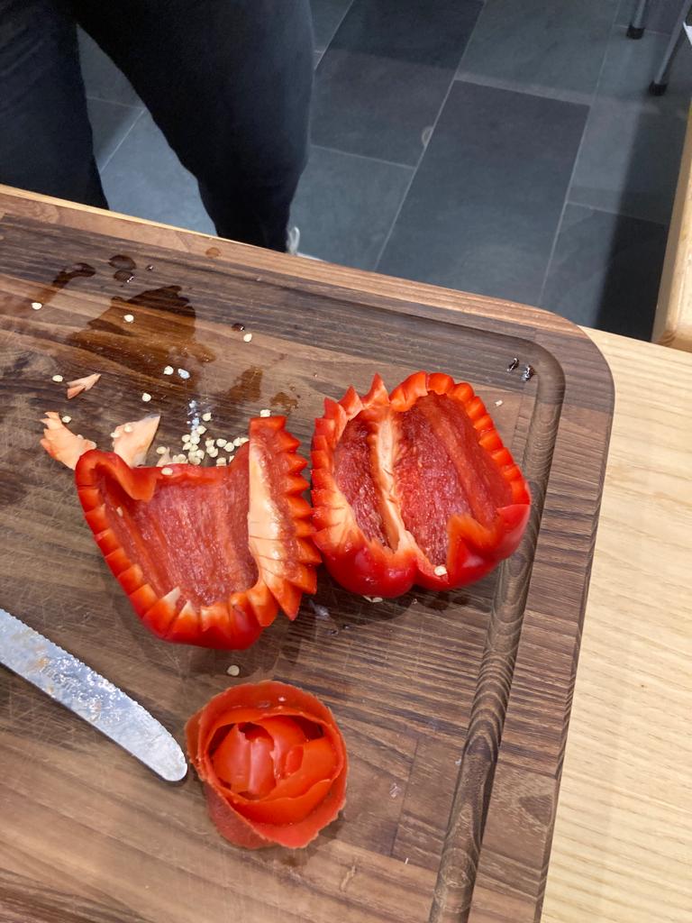 kunstvolle und gesunde Dekoration für gelegte Wurst- und Käseplatten